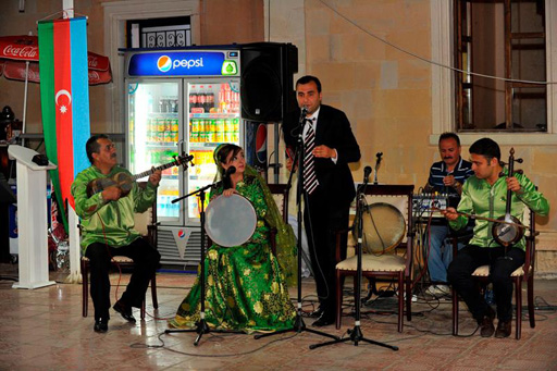 Азербайджанская кухня представлена на фестивале "Деде Горгуд" в Турции (фото)