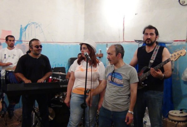 Режиссер Эльгюн Сеидзаде реализовал проект "Так не надо плакать" (видео-фото)