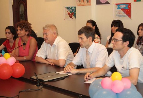 В Баку прошло заседание молодежного творческого клуба "Созвездие"