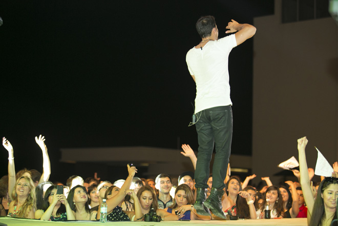 EMİN выступил с концертом в Sea Breeze Hotel Resort в Баку (фотосессия)