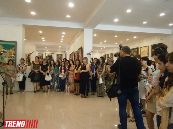 В Баку в галерее миниатюрного искусства представят спектакль Чехова "Женитьба"