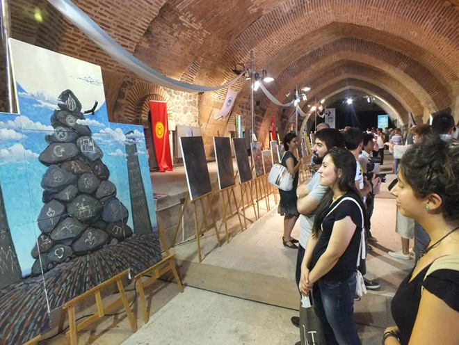 Мехсети Ибрагимова представила Азербайджан на пленэре художников тюркского мира (фото)