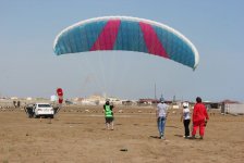 Полет на параплане на побережье Каспийского моря в Баку (фотосессия)