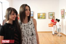 В Баку открылась выставка Наргиз Бабаевой "Вдохновение": "На холсте можно остановить время" (фотосессия)