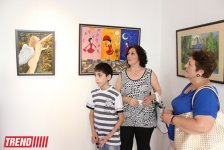 В Баку открылась выставка Наргиз Бабаевой "Вдохновение": "На холсте можно остановить время" (фотосессия)