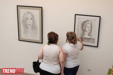 В Баку открылась выставка Наргиз Бабаевой "Вдохновение": "На холсте можно остановить время" (фотосессия)