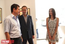 В Баку открылась выставка Наргиз Бабаевой "Вдохновение": "На холсте можно остановить время" (фотосессия)