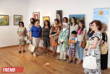 В Баку открылась выставка Наргиз Бабаевой "Вдохновение": "На холсте можно остановить время" (фотосессия)