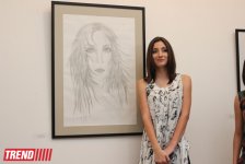 В Баку открылась выставка Наргиз Бабаевой "Вдохновение": "На холсте можно остановить время" (фотосессия)