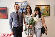 В Баку открылась выставка Наргиз Бабаевой "Вдохновение": "На холсте можно остановить время" (фотосессия)