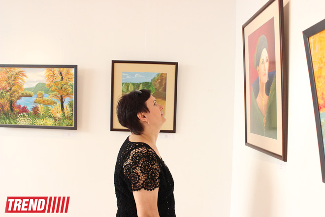 В Баку открылась выставка Наргиз Бабаевой "Вдохновение": "На холсте можно остановить время" (фотосессия)
