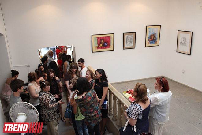 В Баку открылась выставка Наргиз Бабаевой "Вдохновение": "На холсте можно остановить время" (фотосессия)