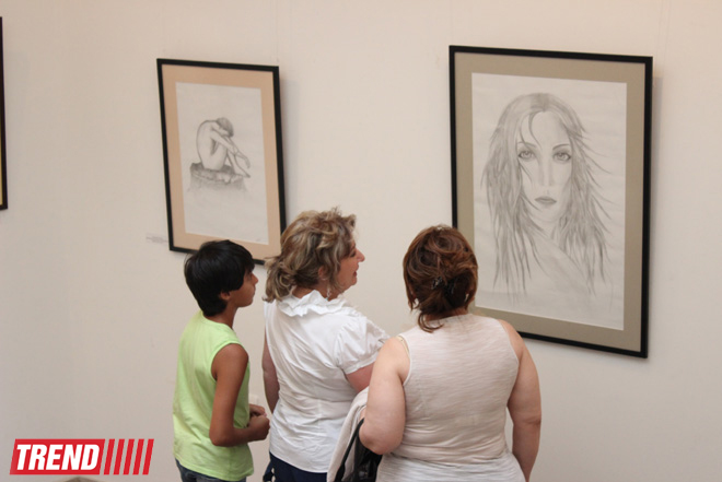 В Баку открылась выставка Наргиз Бабаевой "Вдохновение": "На холсте можно остановить время" (фотосессия)