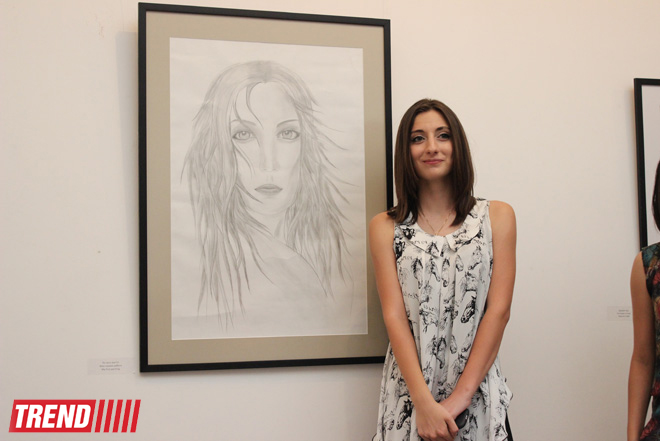 В Баку открылась выставка Наргиз Бабаевой "Вдохновение": "На холсте можно остановить время" (фотосессия)