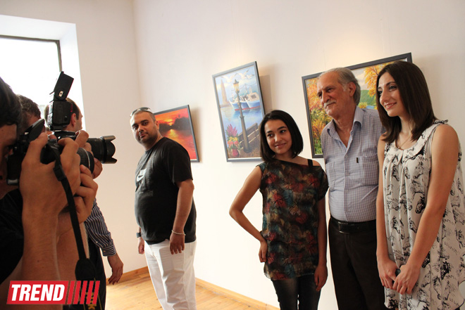 В Баку открылась выставка Наргиз Бабаевой "Вдохновение": "На холсте можно остановить время" (фотосессия)