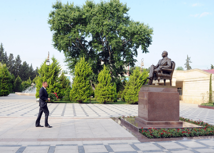 Президент Азербайджана прибыл в Хачмазский район (ФОТО)