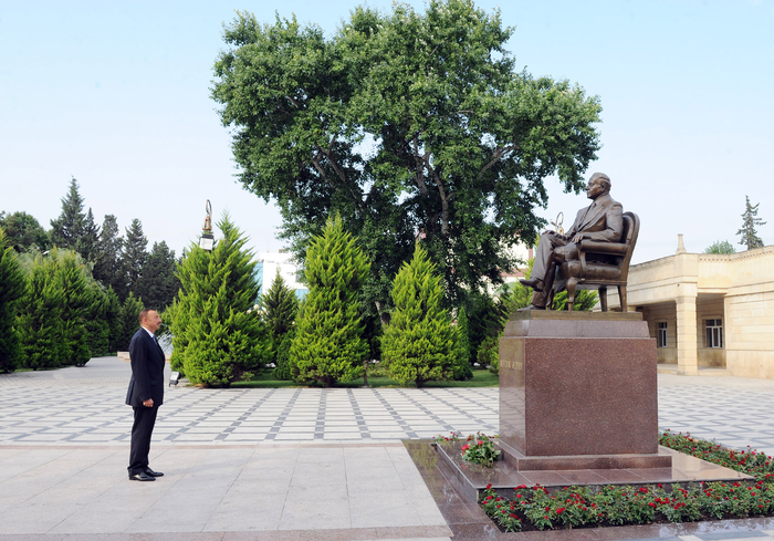 Президент Азербайджана прибыл в Хачмазский район (ФОТО)