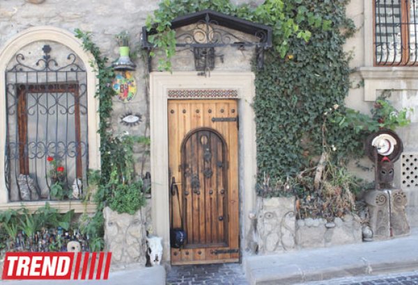 Уникальный фасад дома Али Шамси в Ичери Шехер: "Моей первой кистью был гвоздь" (фото)