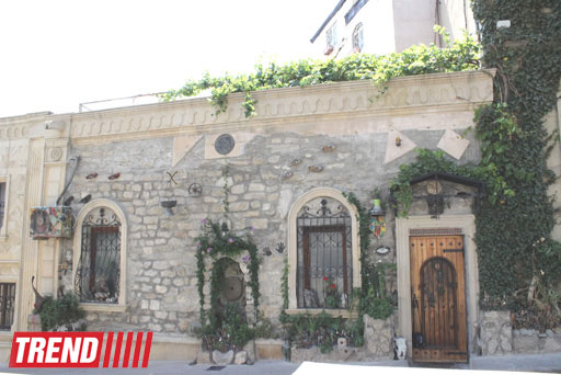 Уникальный фасад дома Али Шамси в Ичери Шехер: "Моей первой кистью был гвоздь" (фото)