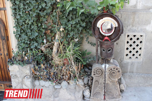 Уникальный фасад дома Али Шамси в Ичери Шехер: "Моей первой кистью был гвоздь" (фото)