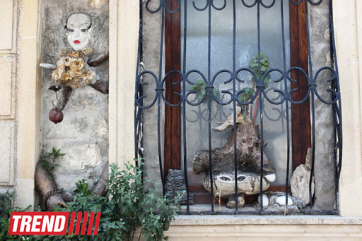 Уникальный фасад дома Али Шамси в Ичери Шехер: "Моей первой кистью был гвоздь" (фото)