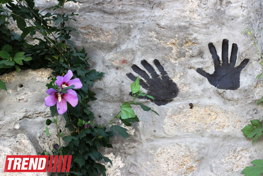 Уникальный фасад дома Али Шамси в Ичери Шехер: "Моей первой кистью был гвоздь" (фото)