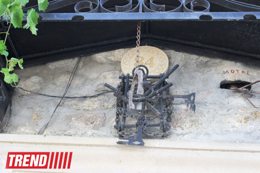 Уникальный фасад дома Али Шамси в Ичери Шехер: "Моей первой кистью был гвоздь" (фото)