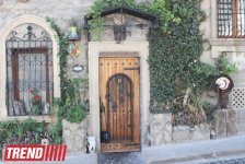 Уникальный фасад дома Али Шамси в Ичери Шехер: "Моей первой кистью был гвоздь" (фото)