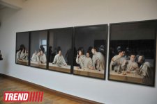 В Москве открылась выставка Рауфа Мамедова "Прерванный ужин"  - люди с синдромом Дауна (фото)