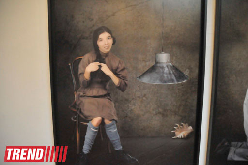 В Москве открылась выставка Рауфа Мамедова "Прерванный ужин"  - люди с синдромом Дауна (фото)