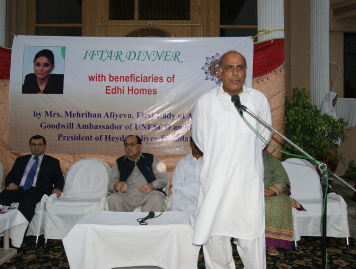 От имени первой леди Азербайджана Мехрибан Алиевой в Пакистане был устроен ифтар для неимущих (ФОТО)