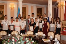 Посол РФ в Азербайджане встретился со школьниками, вернувшимися из поездки по России (фото)