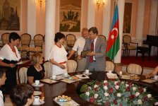 Посол РФ в Азербайджане встретился со школьниками, вернувшимися из поездки по России (фото)