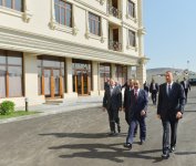 Президент Азербайджана принял участие в церемонии распределения квартир в построенном для журналистов здании (ФОТО)