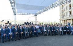 Президент Азербайджана принял участие в церемонии распределения квартир в построенном для журналистов здании (ФОТО)