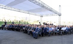 Президент Азербайджана принял участие в церемонии распределения квартир в построенном для журналистов здании (ФОТО)