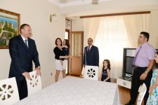 Президент Азербайджана принял участие в церемонии распределения квартир в построенном для журналистов здании (ФОТО)