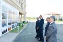 Президент Азербайджана принял участие в церемонии распределения квартир в построенном для журналистов здании (ФОТО)