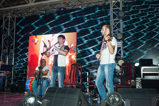 В Набрани состоялся зажигательный концерт Nuri & Jane из Москвы (фотосессия)