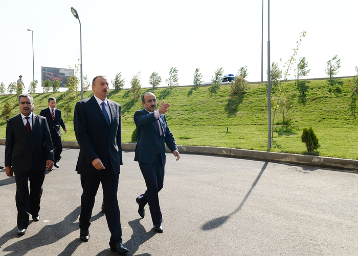 Президент Азербайджана принял участие в церемонии распределения квартир в построенном для журналистов здании (ФОТО)