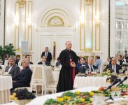 Президент Ильхам Алиев принял участие в церемонии ифтар по случаю священного месяца Рамазан (ФОТО)