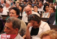 Шафигу Ахундову аплодисментами проводили в последний путь (фото)