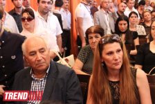 Шафигу Ахундову аплодисментами проводили в последний путь (фото)