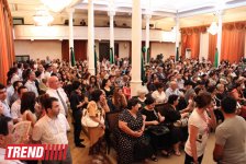 Шафигу Ахундову аплодисментами проводили в последний путь (фото)