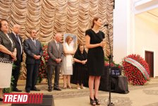 Шафигу Ахундову аплодисментами проводили в последний путь (фото)