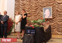 Шафигу Ахундову аплодисментами проводили в последний путь (фото)