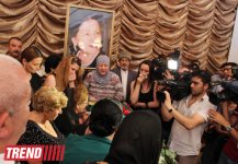 Шафигу Ахундову аплодисментами проводили в последний путь (фото)