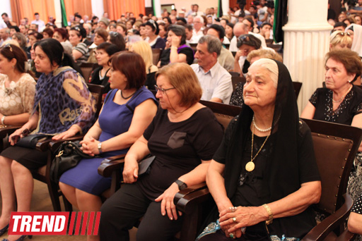 Шафигу Ахундову аплодисментами проводили в последний путь (фото)