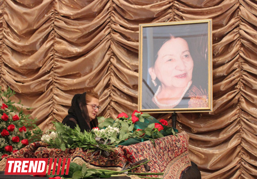 Шафигу Ахундову аплодисментами проводили в последний путь (фото)