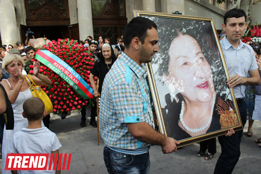 Шафигу Ахундову аплодисментами проводили в последний путь (фото)